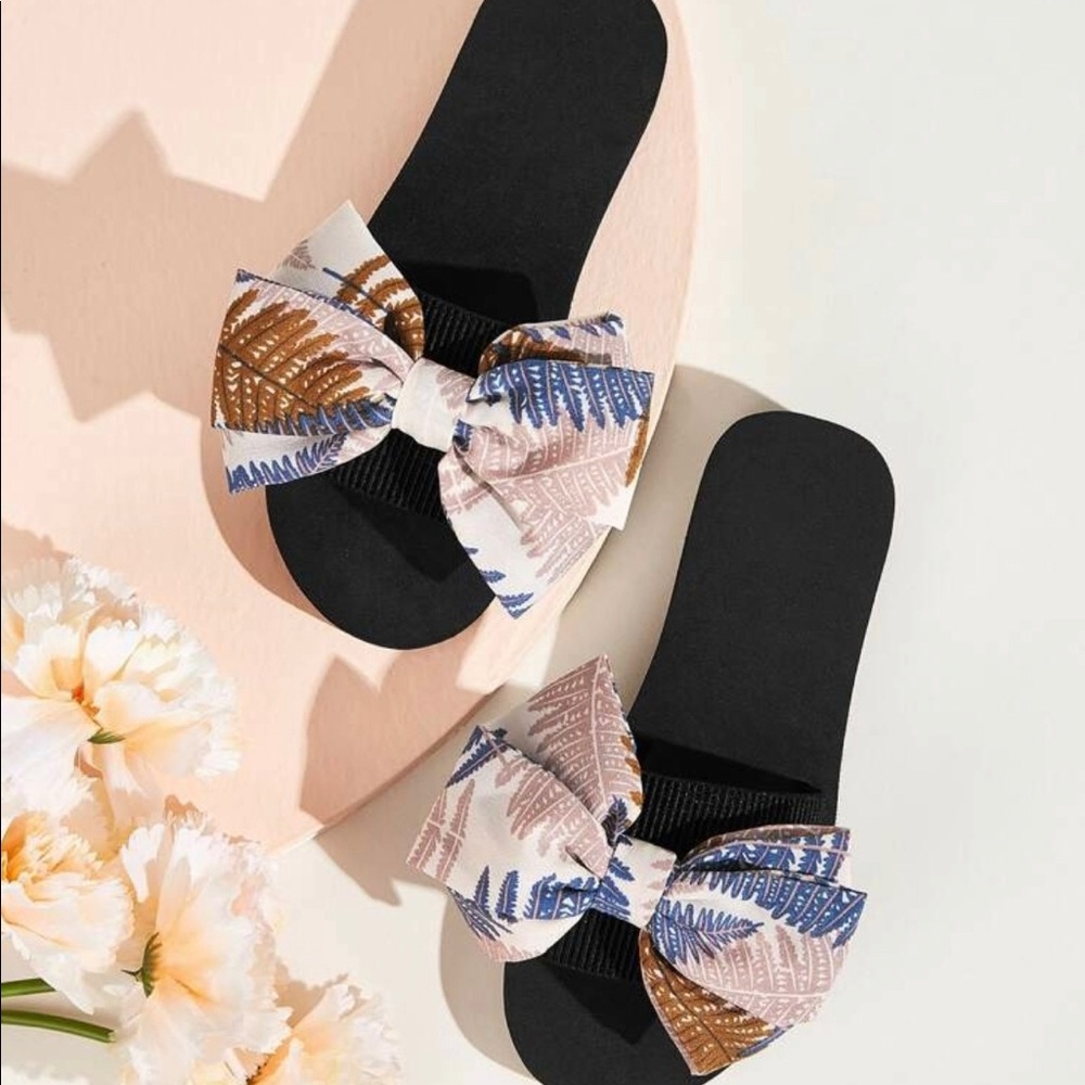 NWT💋Bow Sandels